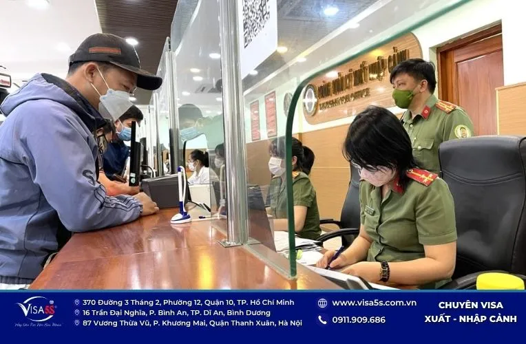 Thủ tục làm hộ chiếu Việt Nam trực tiếp tại Phòng xuất Nhập Cảnh