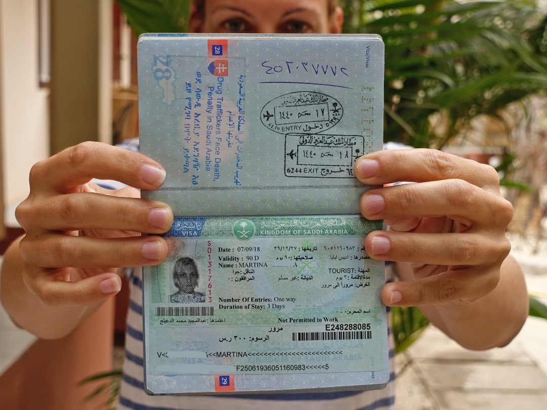 Nộp Hồ Sơ Xin Visa Ả Rập Ở Đâu?