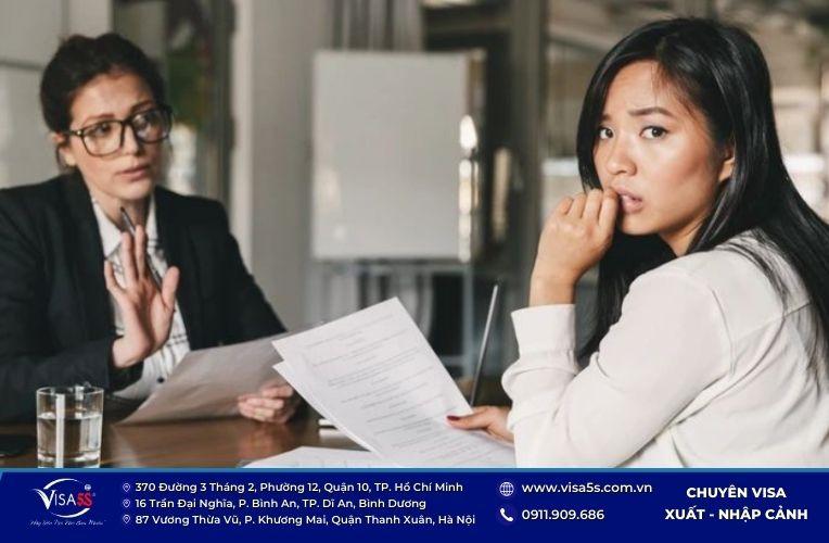 Thiếu tự tin khi vấn là yếu tố khiến hồ sơ xin visa Mỹ bị từ chối