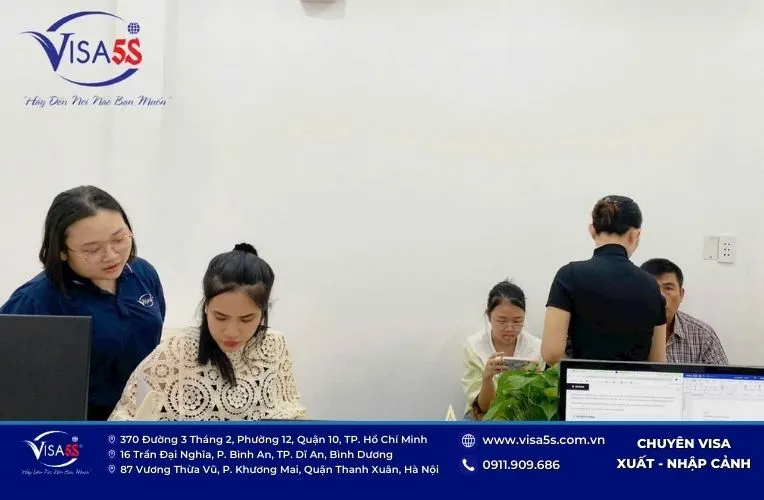 Visa5S tư vấn khách hàng xin visa du lịch Mỹ cho cả gia đình